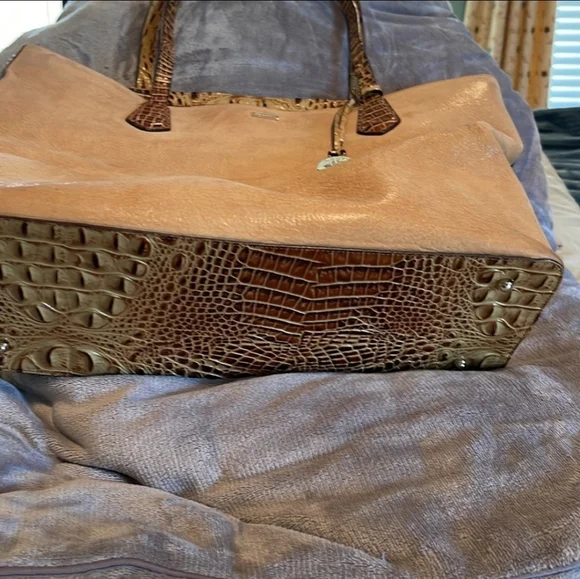 Brahmin Tote - Picture 4 of 9